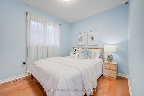 Photo 26 at 28 Catalpa Crescent, Patterson, Vaughan