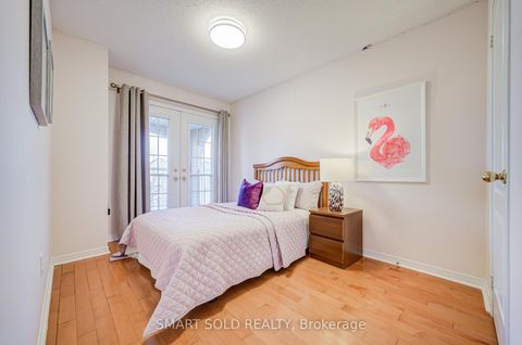 Photo 28 at 28 Catalpa Crescent, Patterson, Vaughan