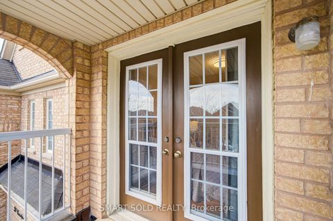 Photo 30 at 28 Catalpa Crescent, Patterson, Vaughan