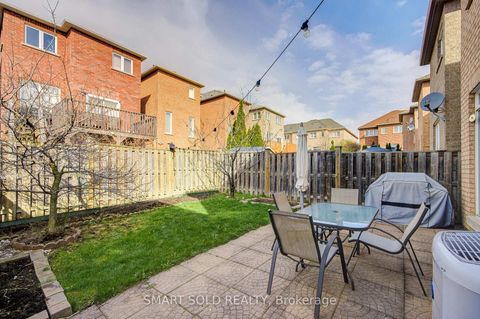 Photo 32 at 28 Catalpa Crescent, Patterson, Vaughan