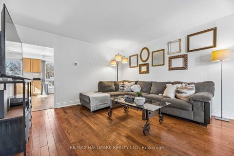 Photo 5 at 157 Barkley Crescent, Vanier, Oshawa