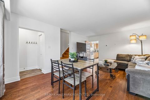 Photo 9 at 157 Barkley Crescent, Vanier, Oshawa