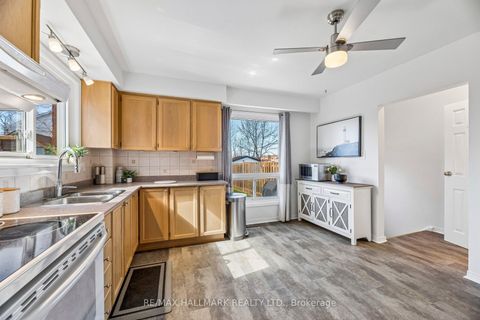 Photo 10 at 157 Barkley Crescent, Vanier, Oshawa