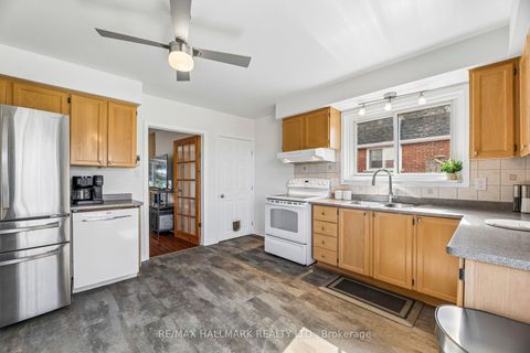 Photo 11 at 157 Barkley Crescent, Vanier, Oshawa