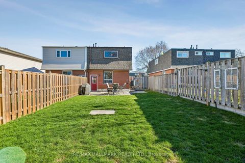 Photo 27 at 157 Barkley Crescent, Vanier, Oshawa