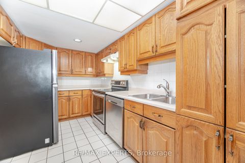 Photo 9 at 305 - 100 Arbors Lane, West Woodbridge, Vaughan