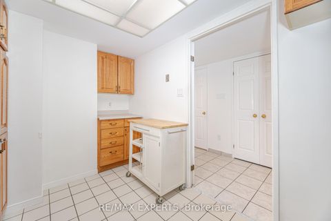 Photo 10 at 305 - 100 Arbors Lane, West Woodbridge, Vaughan