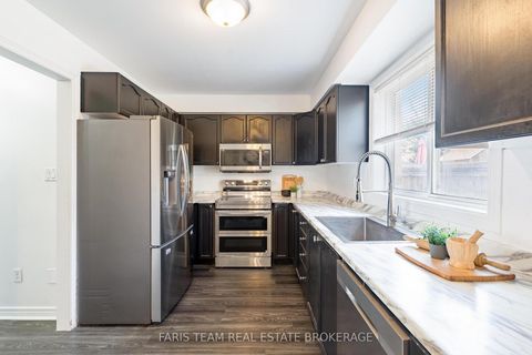 Photo 3 at 203 Thrushwood Drive, 400 West, Barrie