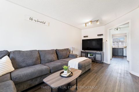 Photo 10 at 203 Thrushwood Drive, 400 West, Barrie