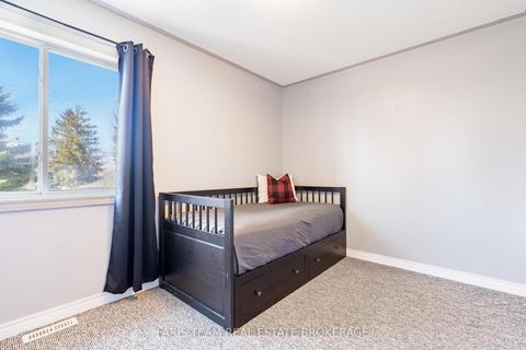 Photo 16 at 203 Thrushwood Drive, 400 West, Barrie