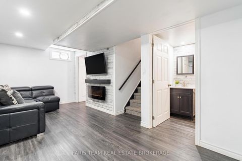 Photo 19 at 203 Thrushwood Drive, 400 West, Barrie