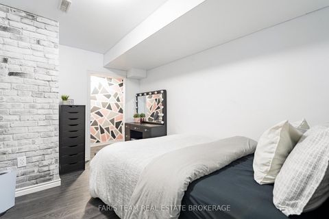 Photo 21 at 203 Thrushwood Drive, 400 West, Barrie