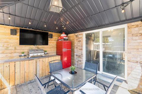 Photo 23 at 203 Thrushwood Drive, 400 West, Barrie