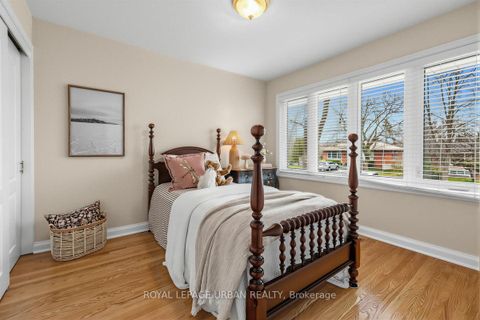 Photo 17 at 10 Kenewen Court, Victoria Village, Toronto