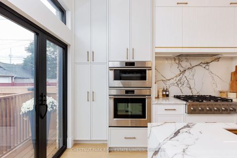 Photo 5 at 269 Euclid Avenue, Bellwoods, Toronto