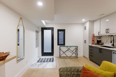 Photo 43 at 269 Euclid Avenue, Bellwoods, Toronto