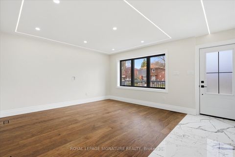 Photo 2 at 24 Treeview Drive, Alderwood, Toronto