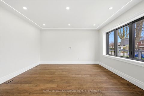 Photo 3 at 24 Treeview Drive, Alderwood, Toronto