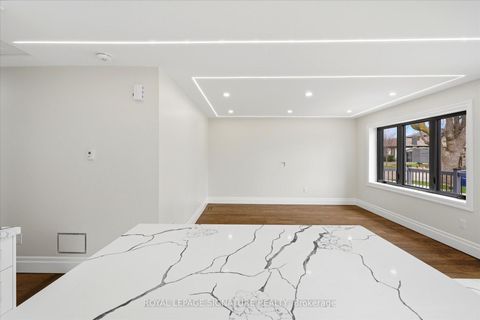 Photo 11 at 24 Treeview Drive, Alderwood, Toronto