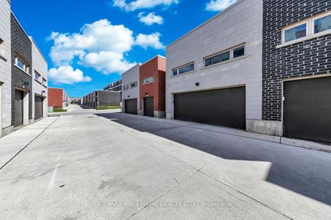 Photo 3 at 46 William Duncan Road, CFB, Toronto