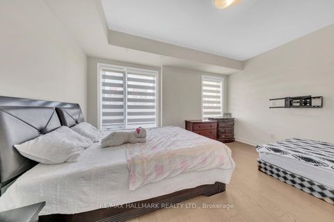 Photo 24 at 46 William Duncan Road, CFB, Toronto