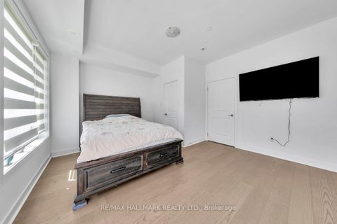 Photo 31 at 46 William Duncan Road, CFB, Toronto