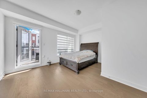 Photo 32 at 46 William Duncan Road, CFB, Toronto