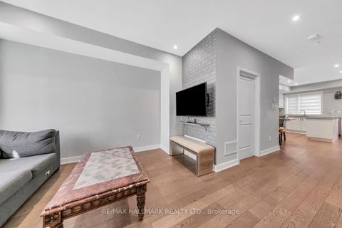 Photo 36 at 46 William Duncan Road, CFB, Toronto