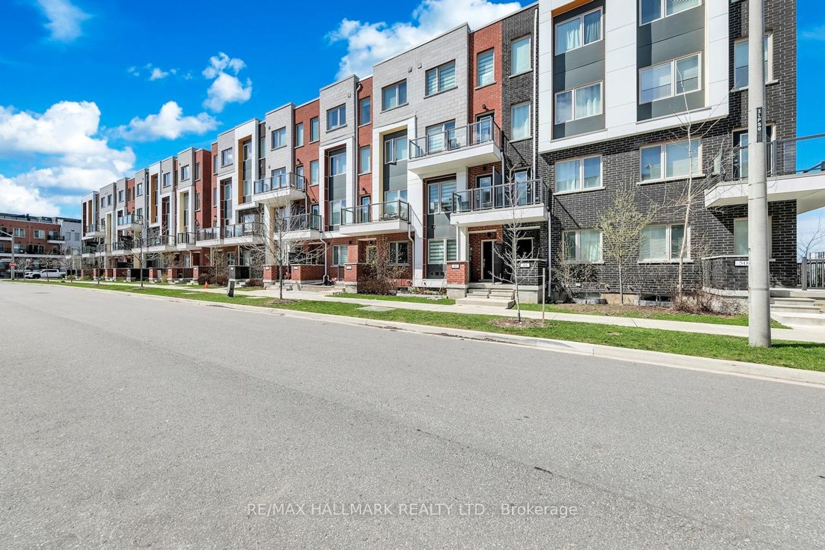 46 William Duncan Road, CFB, Toronto photo number 2