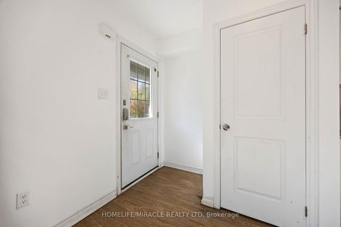 Photo 3 at 11 - 244 Penetanguishene Road, Georgian Drive, Barrie