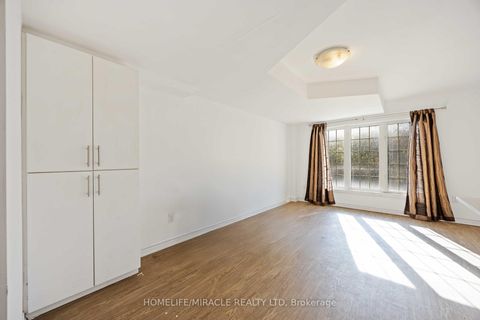 Photo 4 at 11 - 244 Penetanguishene Road, Georgian Drive, Barrie