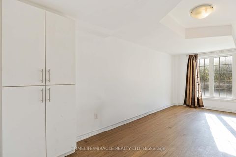 Photo 5 at 11 - 244 Penetanguishene Road, Georgian Drive, Barrie