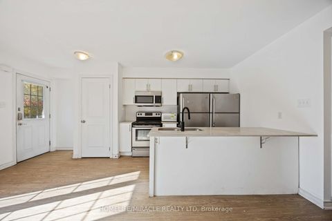 Photo 12 at 11 - 244 Penetanguishene Road, Georgian Drive, Barrie