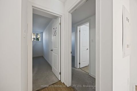 Photo 15 at 11 - 244 Penetanguishene Road, Georgian Drive, Barrie