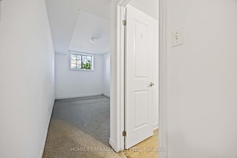 Photo 19 at 11 - 244 Penetanguishene Road, Georgian Drive, Barrie