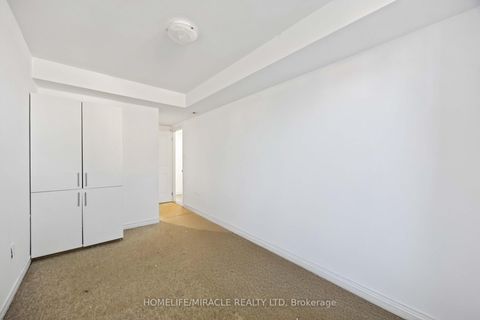 Photo 22 at 11 - 244 Penetanguishene Road, Georgian Drive, Barrie