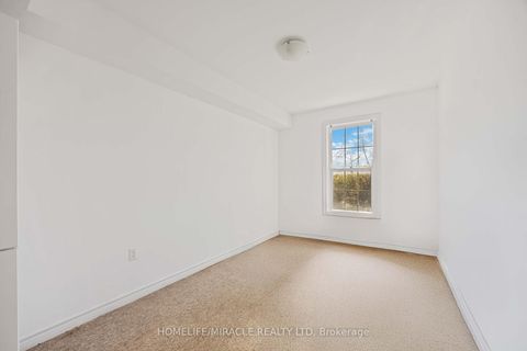 Photo 24 at 11 - 244 Penetanguishene Road, Georgian Drive, Barrie