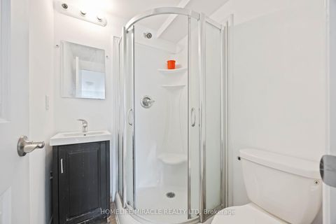 Photo 26 at 11 - 244 Penetanguishene Road, Georgian Drive, Barrie