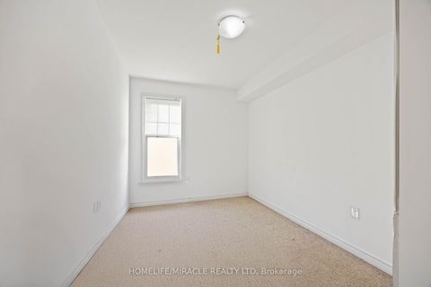 Photo 27 at 11 - 244 Penetanguishene Road, Georgian Drive, Barrie