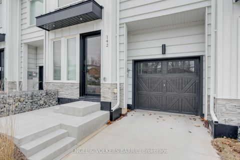 Photo 1 at 142 Athabaska Road, Holly, Barrie