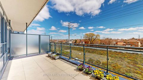 Photo 21 at 228 - 7900 Bathurst Street, Beverley Glen, Vaughan