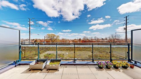 Photo 23 at 228 - 7900 Bathurst Street, Beverley Glen, Vaughan