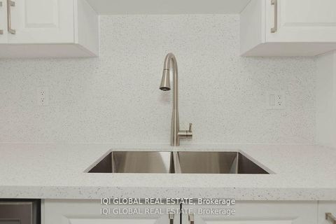 Photo 2 at 1202 - 390 Dixon Road S, The Westway, Toronto