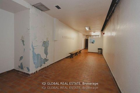Photo 20 at 1202 - 390 Dixon Road S, The Westway, Toronto