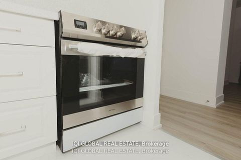 Photo 21 at 1202 - 390 Dixon Road S, The Westway, Toronto