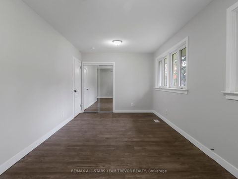 Photo 13 at 58 Queen Street, Sutton & Jackson's Point, Georgina