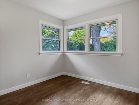 Photo 15 at 58 Queen Street, Sutton & Jackson's Point, Georgina