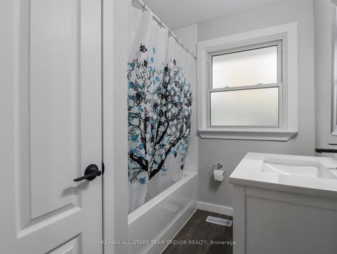 Photo 17 at 58 Queen Street, Sutton & Jackson's Point, Georgina