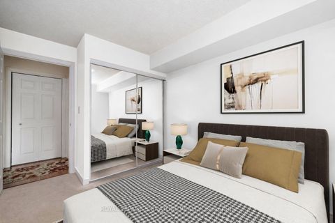 Photo 6 at 1004 - 225 Wellesley Street E, South St. James Town, Toronto