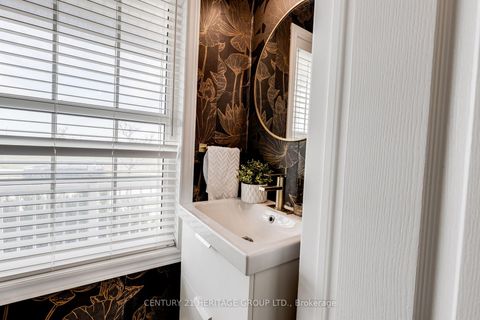 Photo 5 at 117 Four Seasons Crescent, Woodland Hill, Newmarket